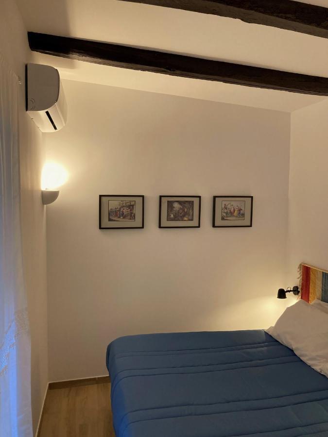 La Casa Blu Nel Cuore Storico Di Napoli 외부 사진